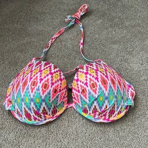 NWOT VICTORIA'S SECRET
Malibu Fabulous Push-Up Swim Top